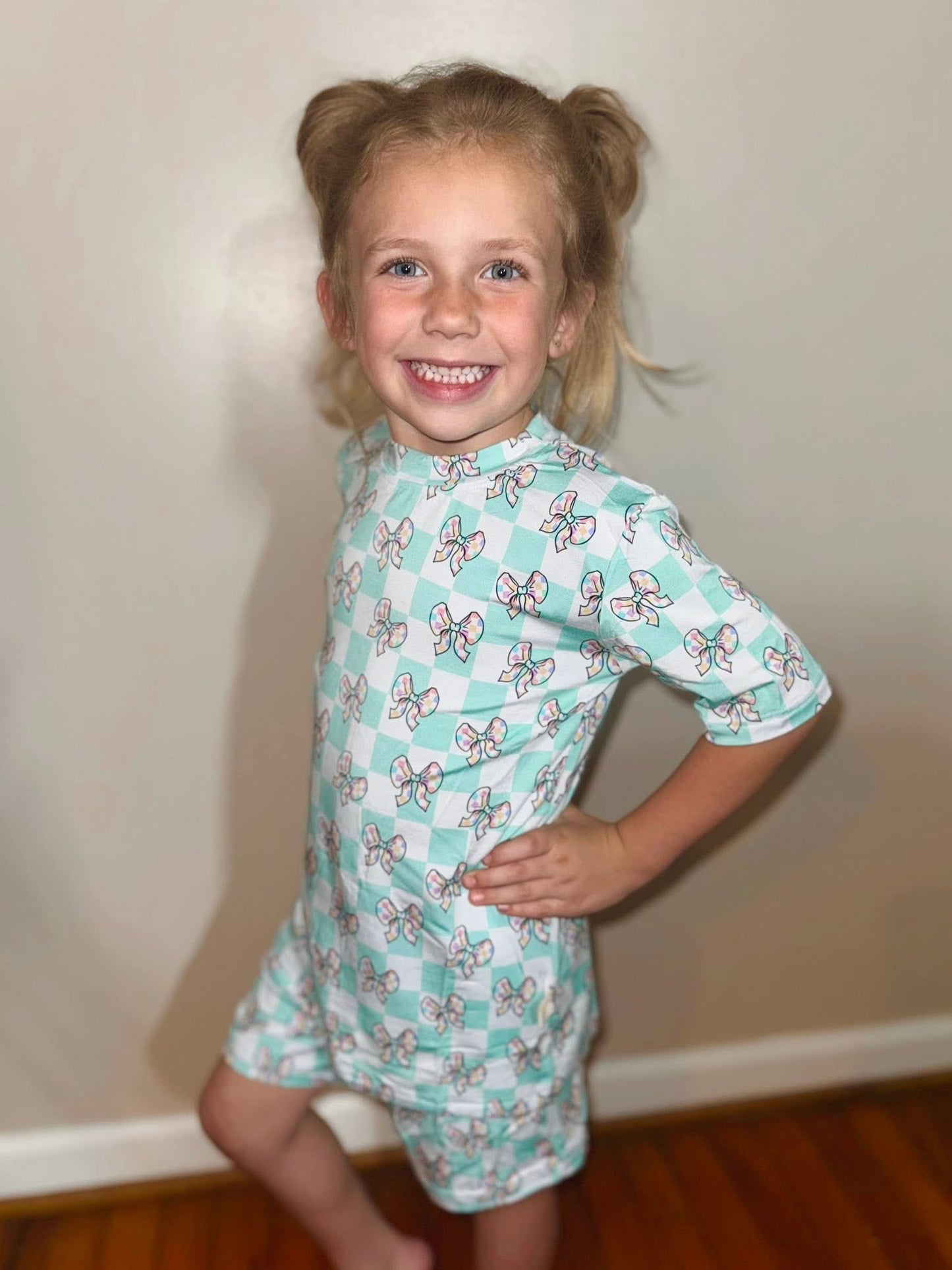 Bow Check Lounge Set